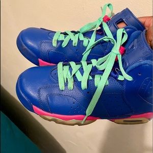 Jordan’s retro 6 .